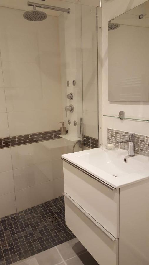 Agreable Appartement T2 Proche Centre ニーム エクステリア 写真